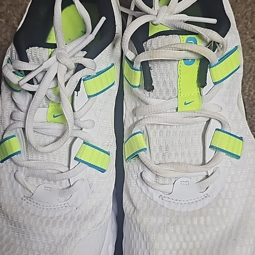 Nike Renew Retaliation TR 2 'White Volt - Picture 7 of 10